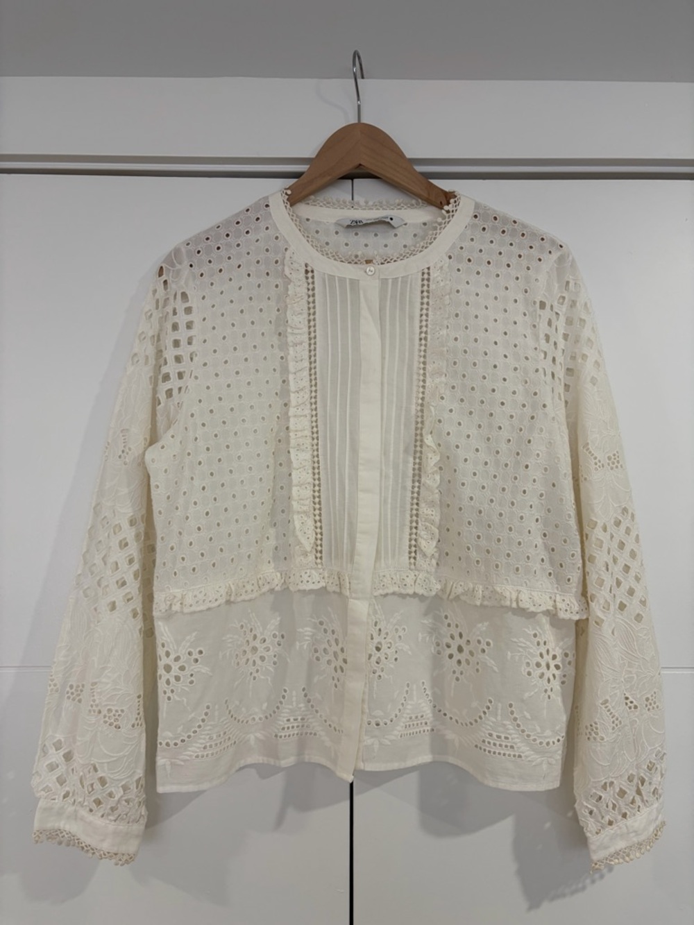 ZARA White Eyelet Lace BUTTON FRONT Blouse